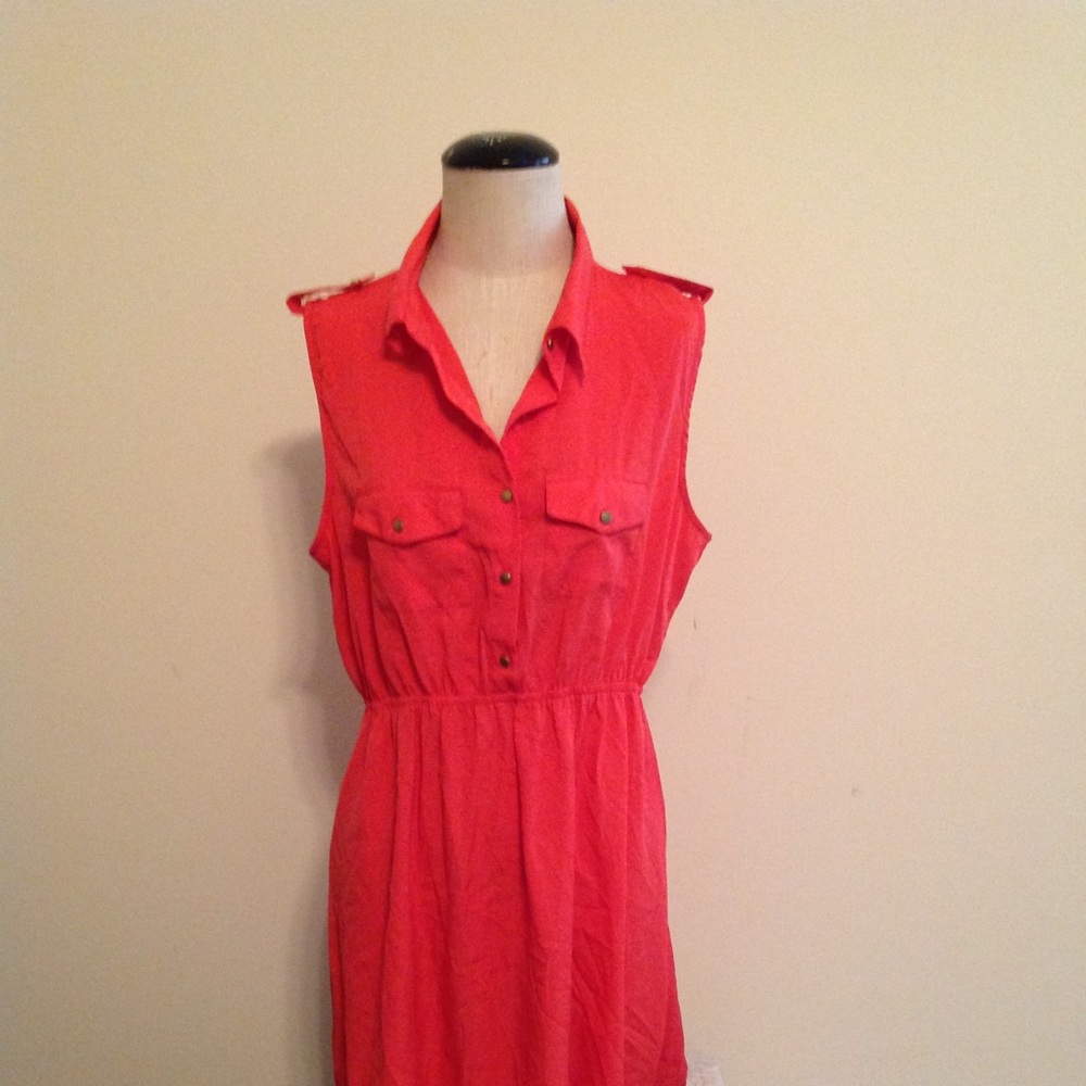 Sleeveless dress